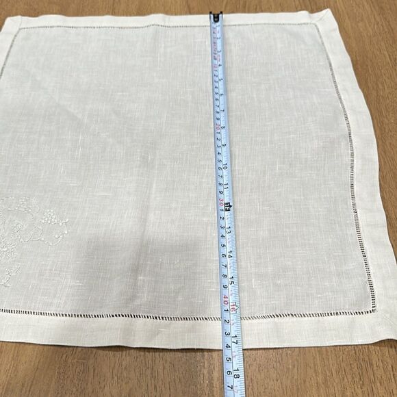 SET OF FOUR, 2 NAPKINS 2 PLACEMATS. - Picture 7 of 10